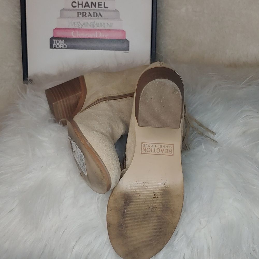 Beautiful suede Reaction Kenneth Cole real leather suede bootie 2 inch heel - Picture 4 of 7